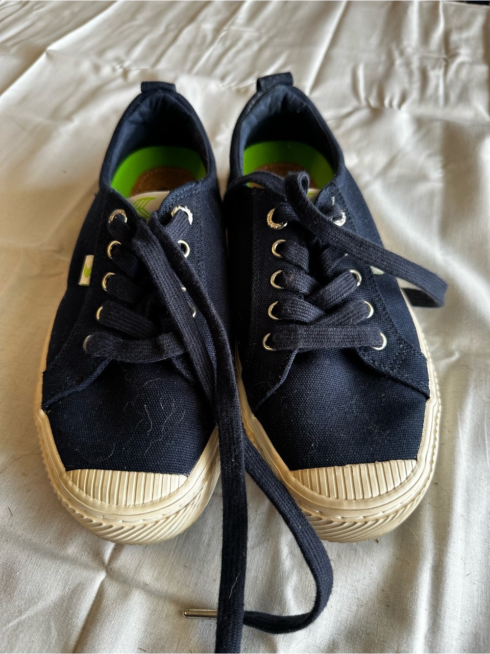 Women’s Navy Cariuma Sneakers